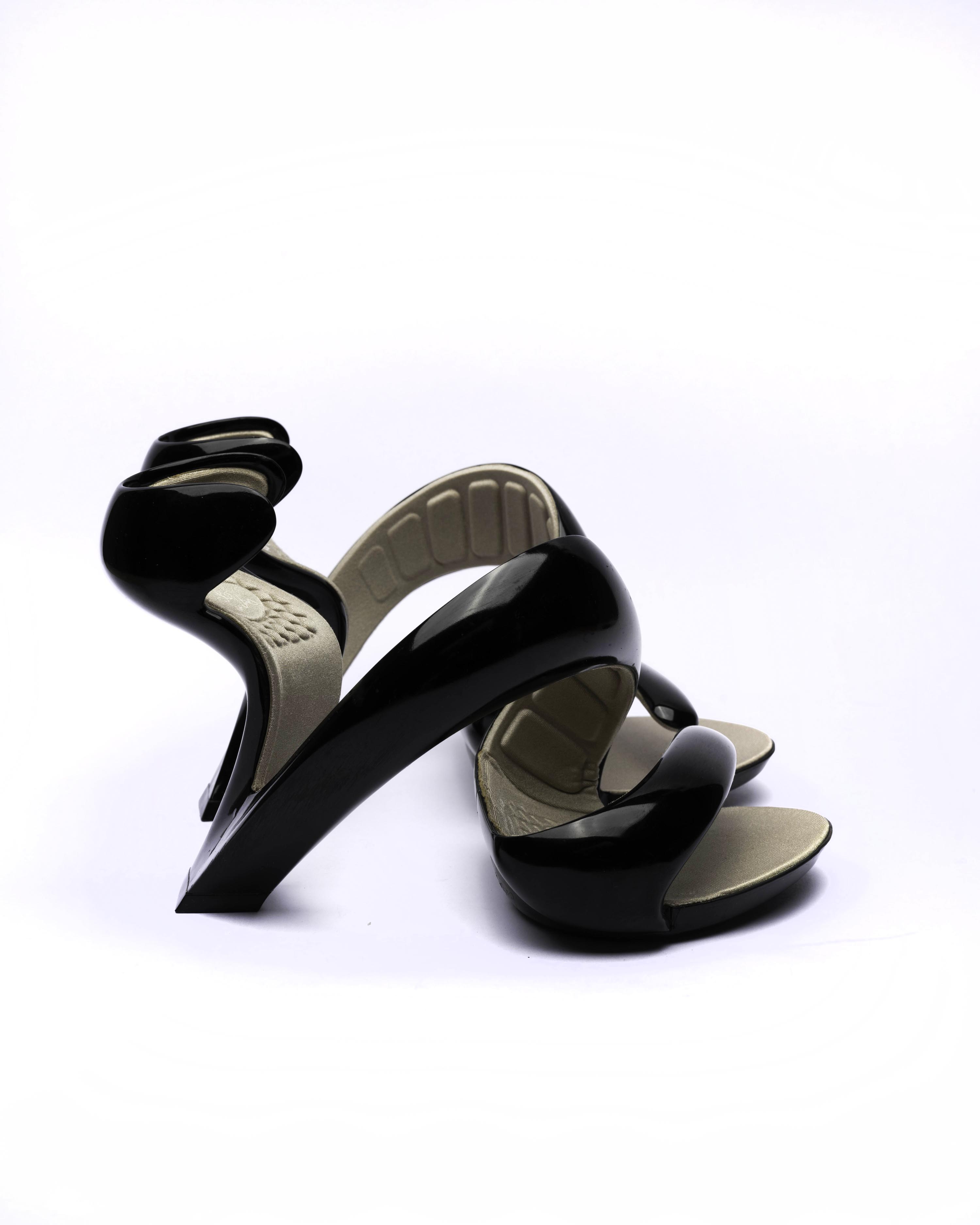 Julian Hakes Mojito Pumps