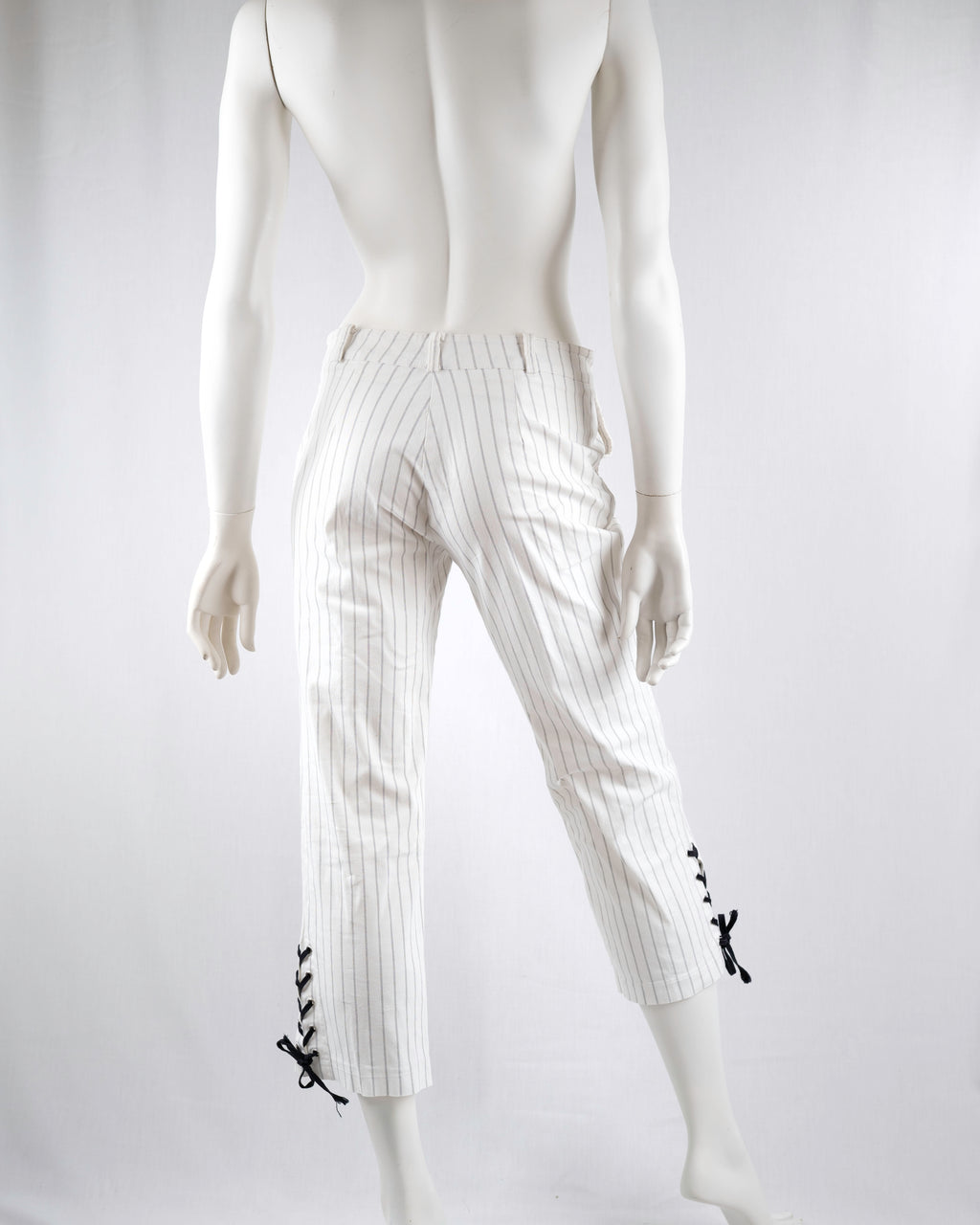 Patrizia Pepe Firenze White Pinstripe Lace-Up Capri Pants
