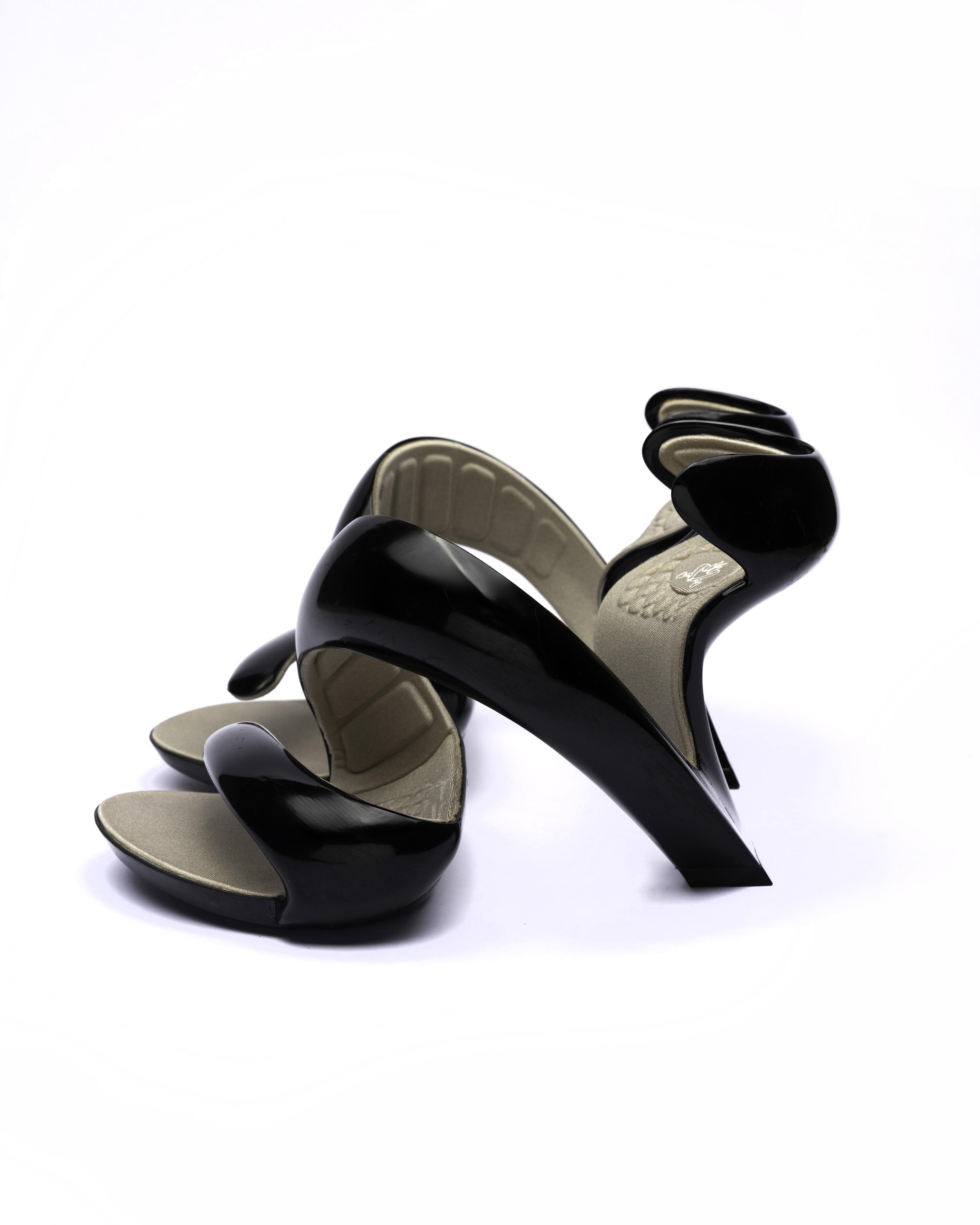 Julian Hakes Mojito Pumps