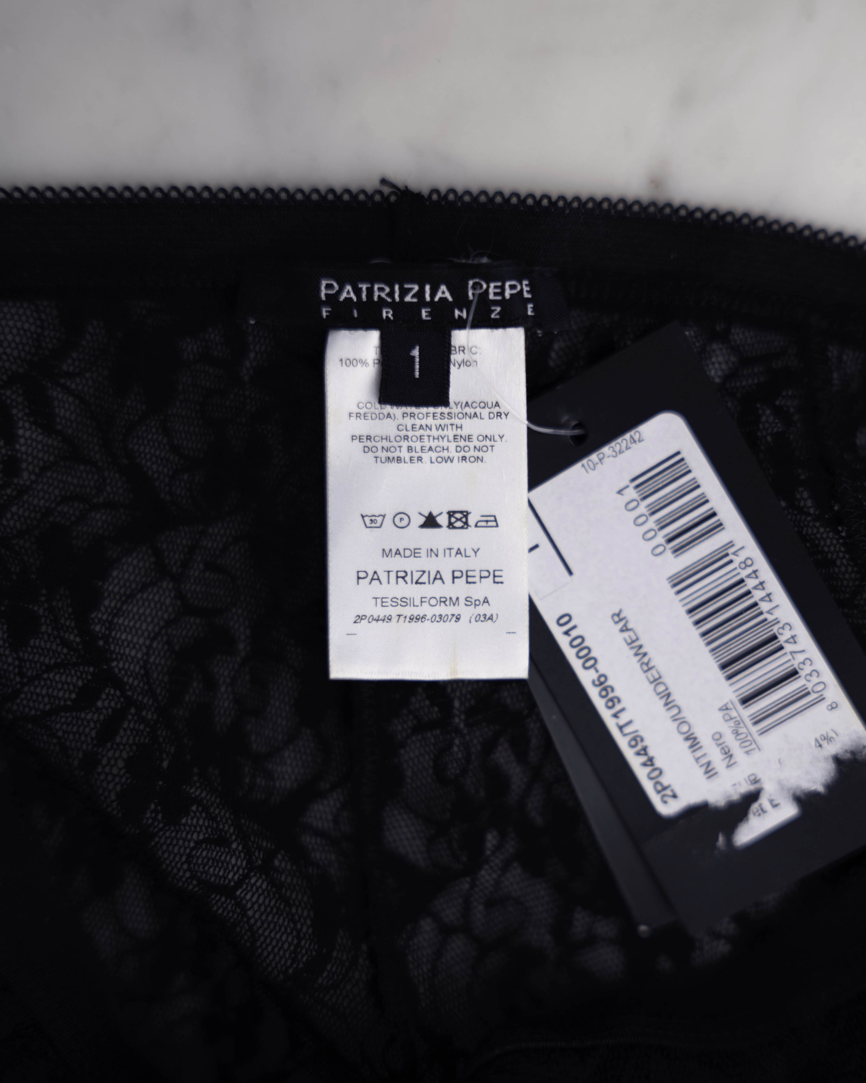 Patrizia Pepe Firenze Lace Capri Leggings