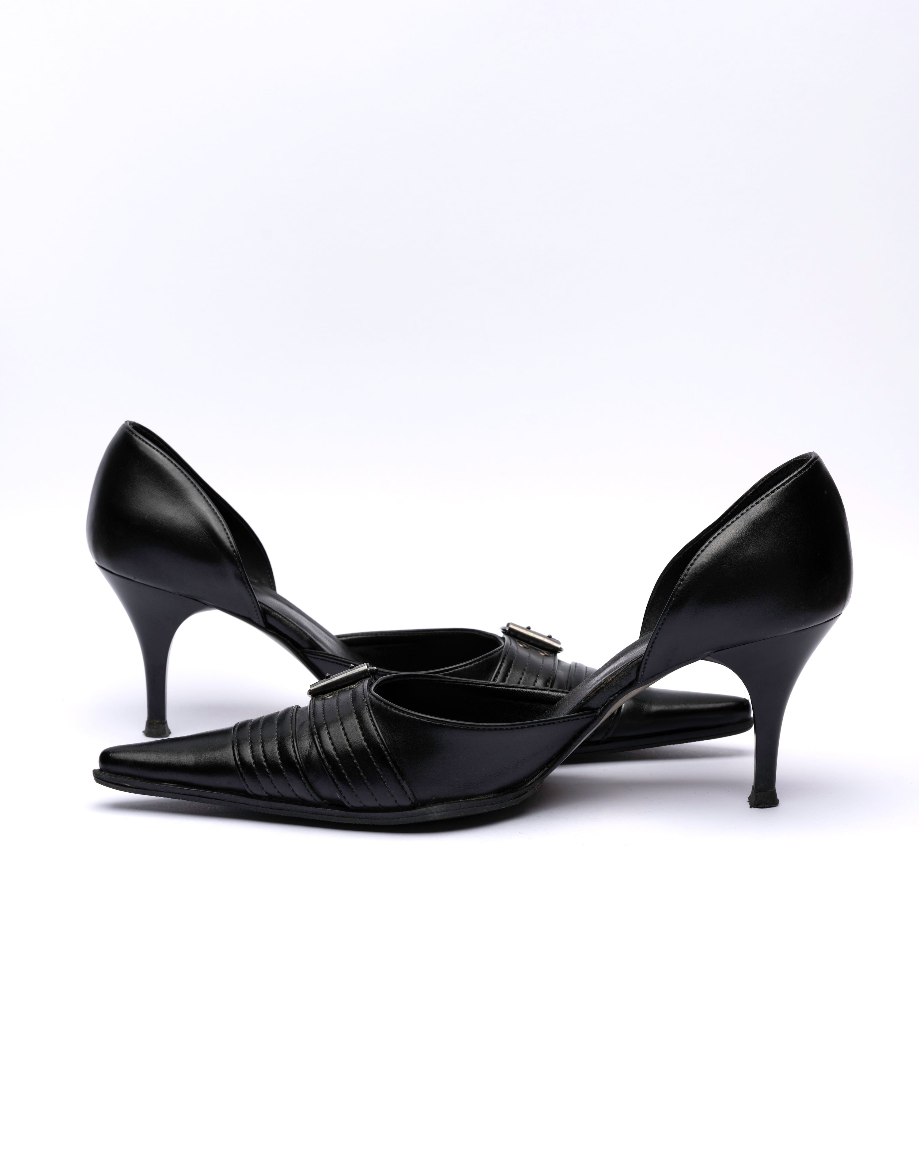 Any Leather Pointed buckle Pumps