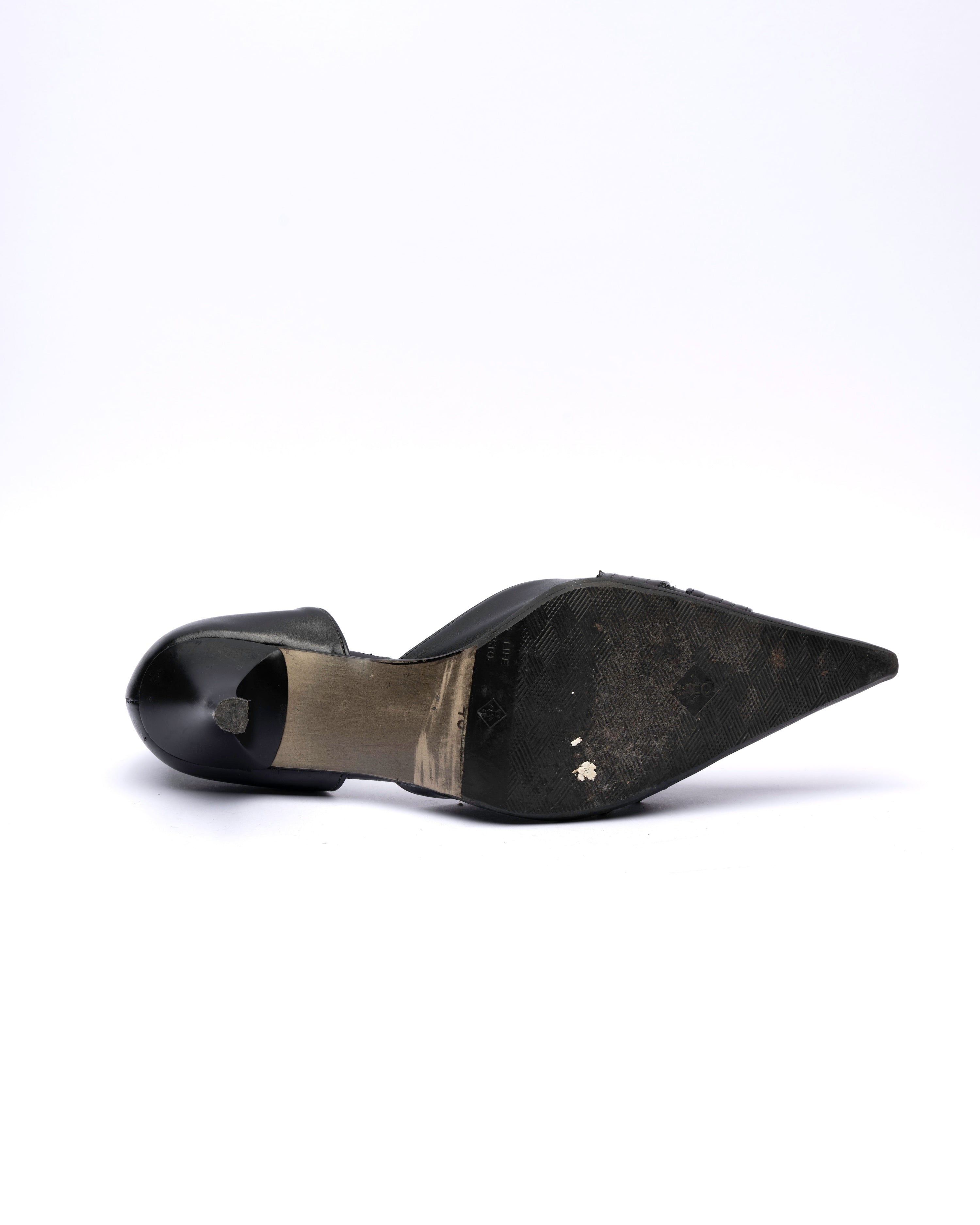 Any Leather Pointed buckle Pumps