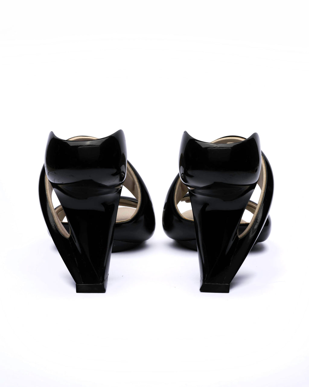 Julian Hakes Mojito Pumps